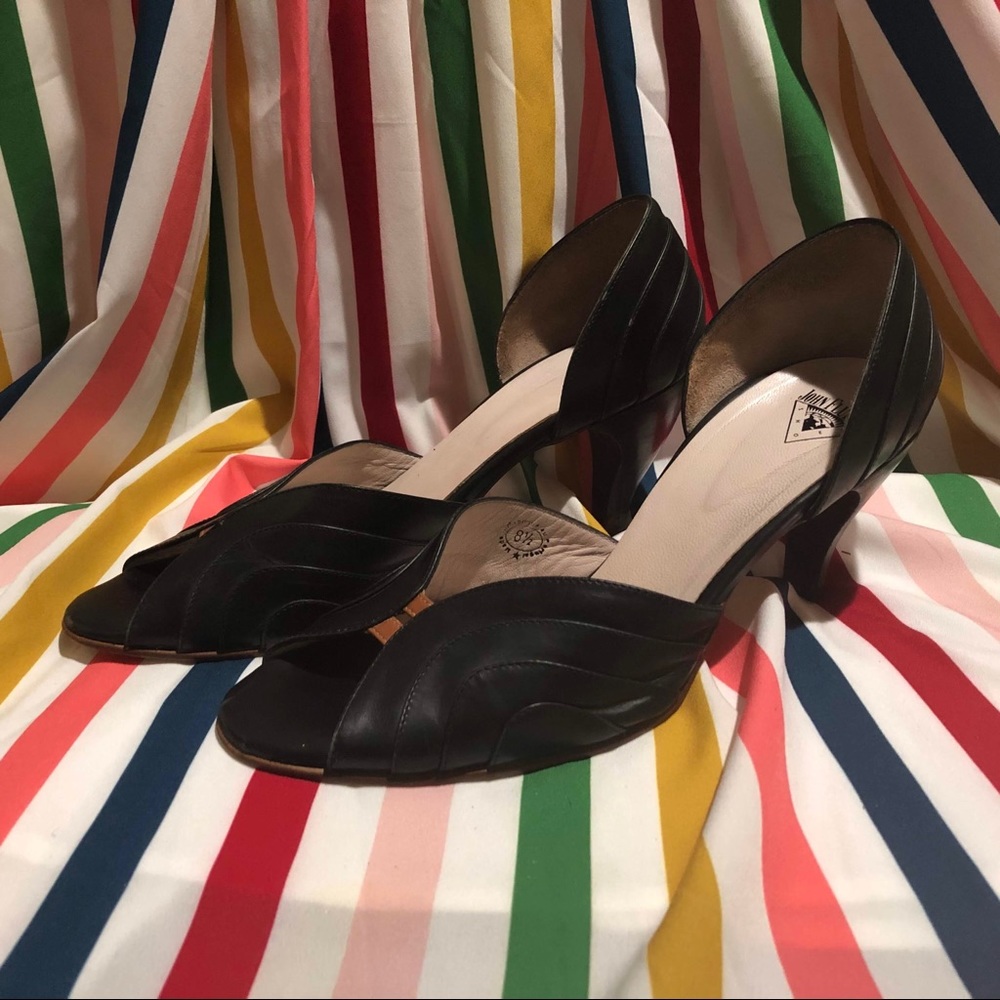 ⬇️⬇️ Fluevog Teapots Ceylon